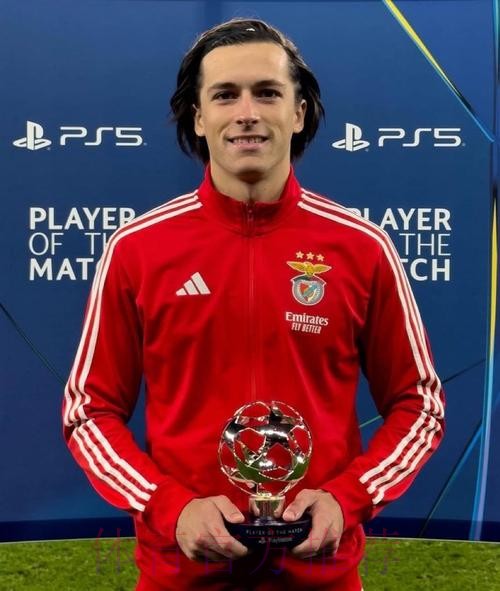 马卡:虽然在西超杯失利 皇马仍不考虑在冬窗引援 马卡:虽然在西超杯失利 皇马仍不考虑在冬窗引援